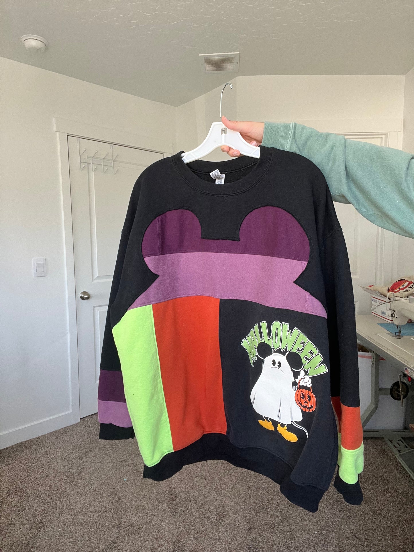 XL | All Hallow's Mouse Crewneck